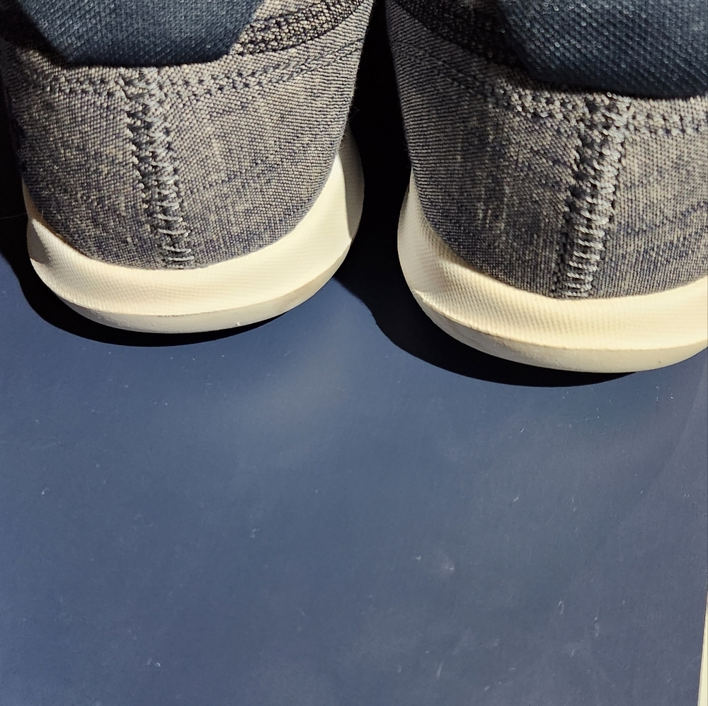 SKECHERS GOGA MAX SHOES - Picture 3 of 6